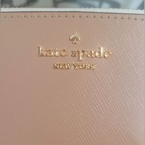 Kate Spade Wristlet with Gold Detail. NWOT